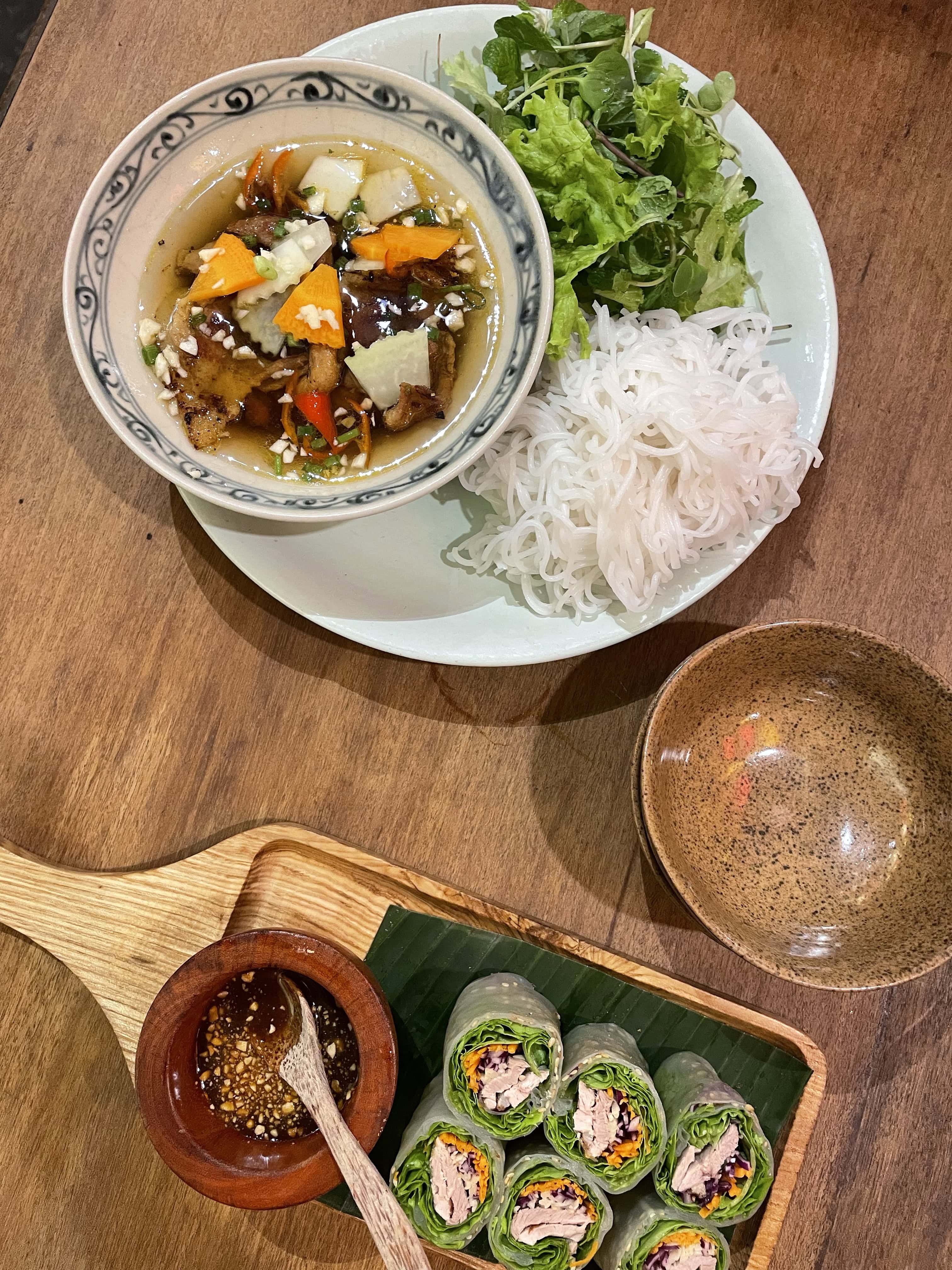 How To Avoid Food Poisoning While Travelling
