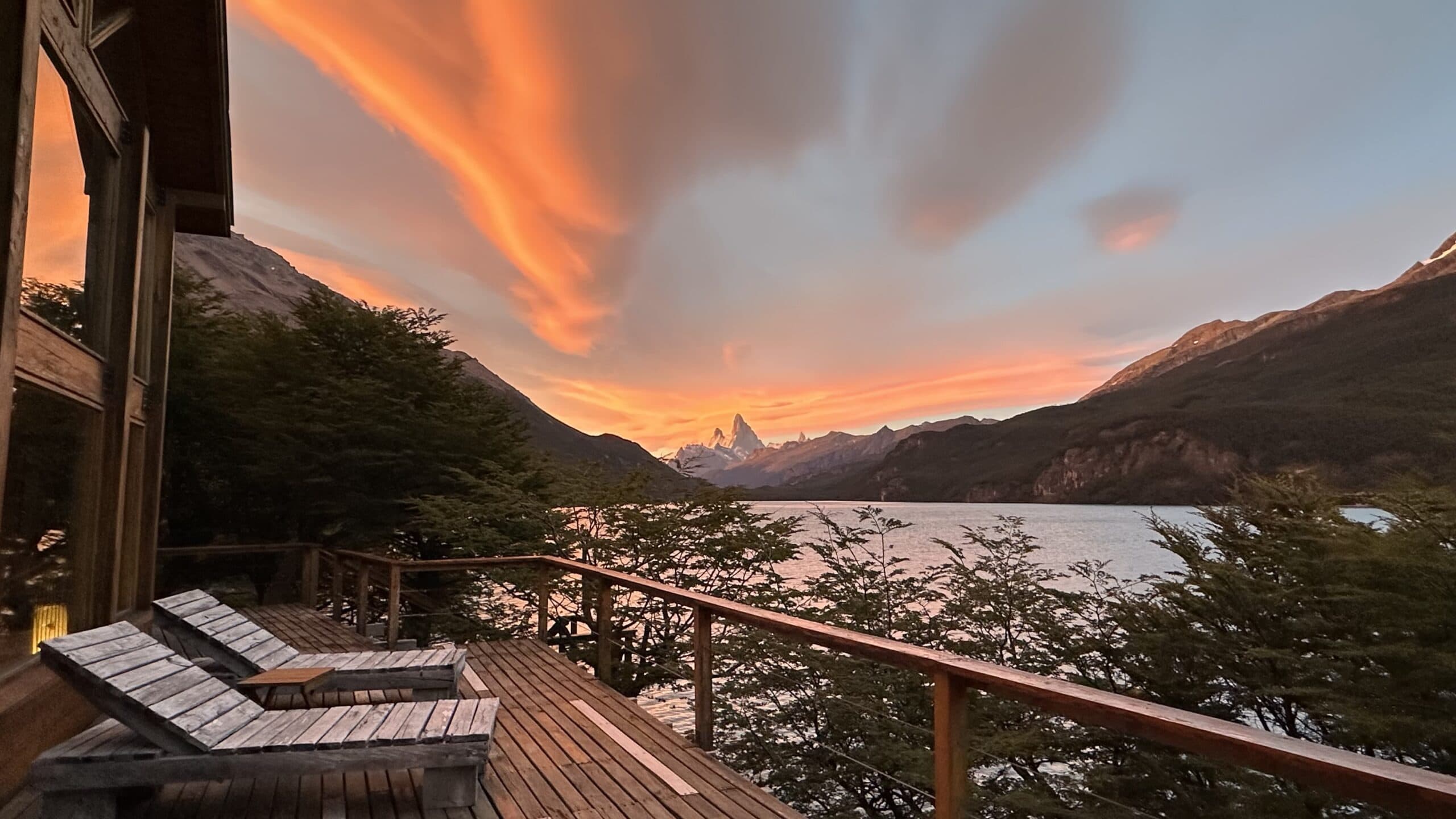 aguas arriba lodge argentian Patagonia