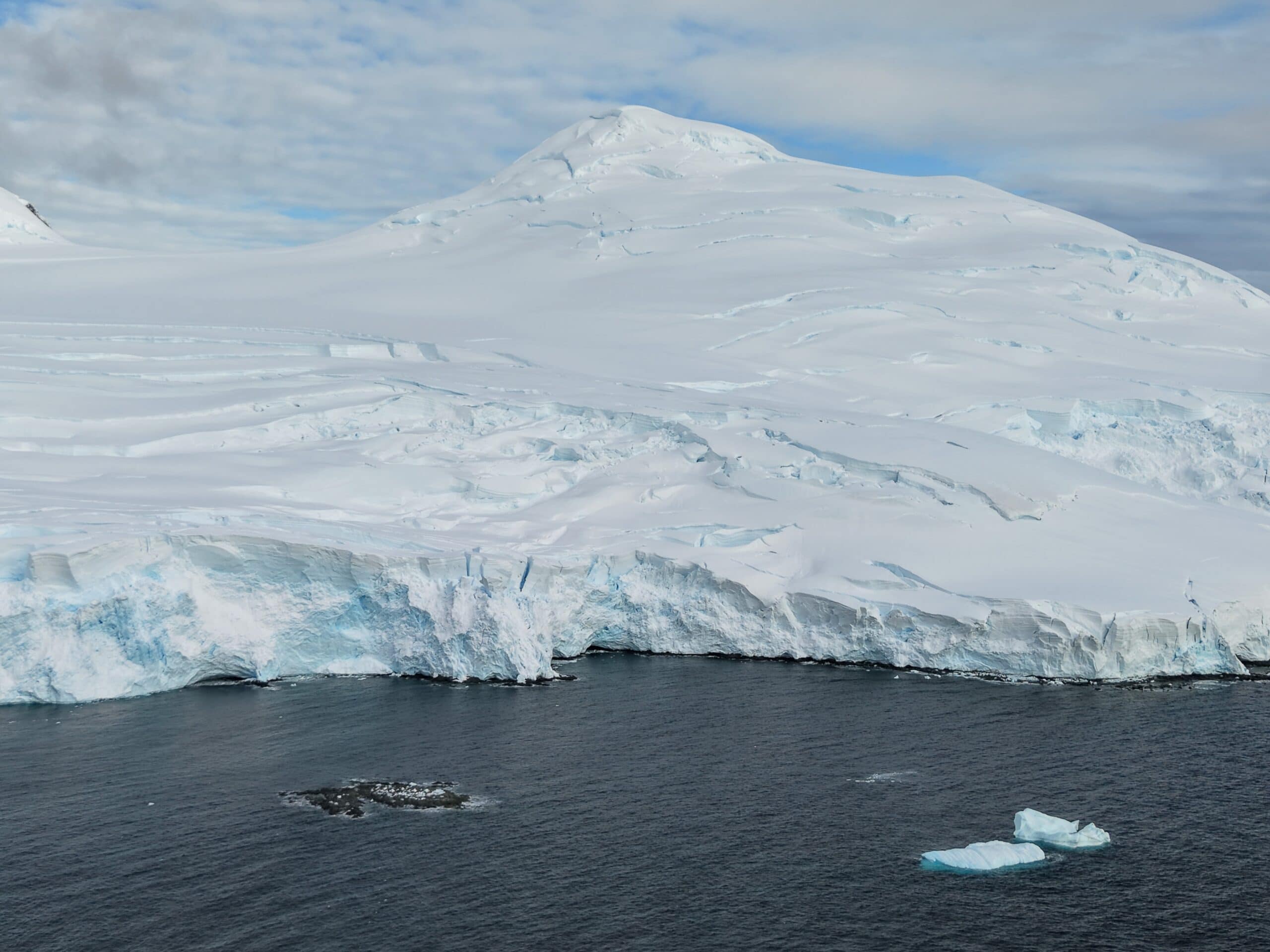 The Continetal ice Antarctica the 7th continent